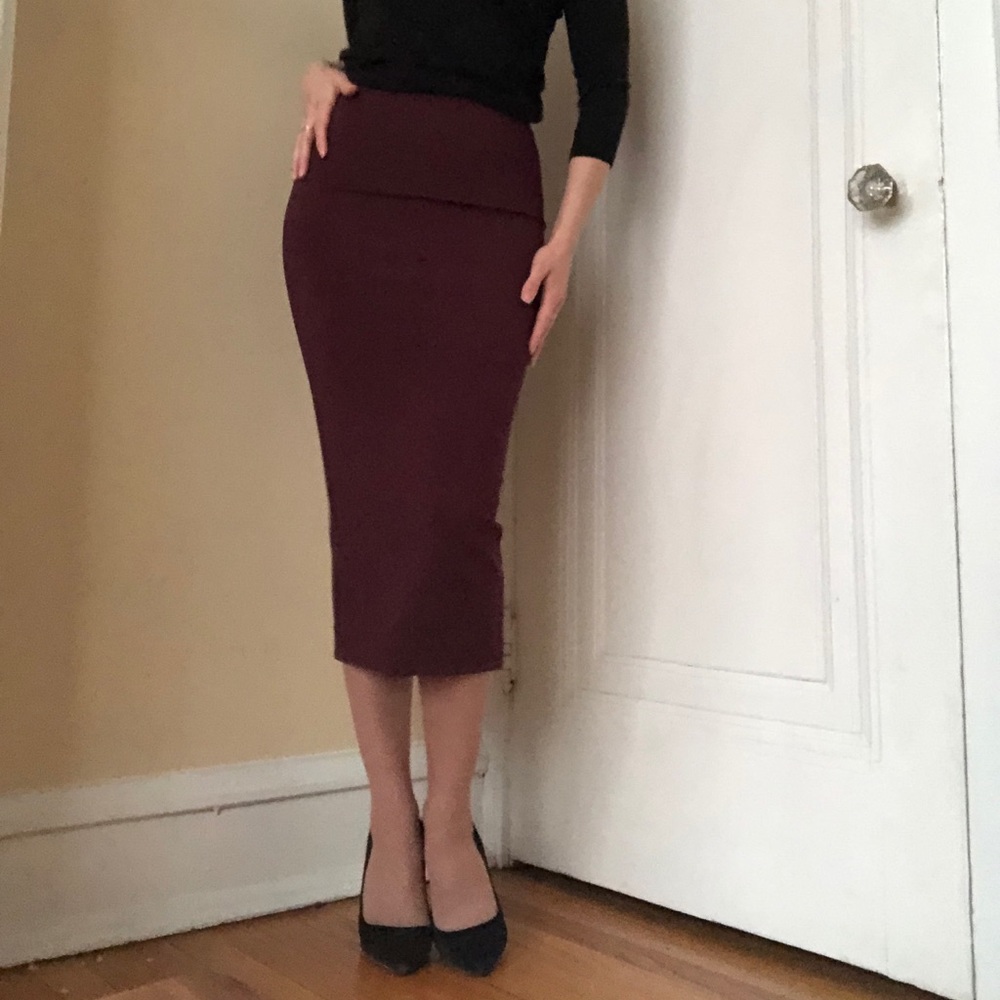 Scuba stretch maroon pencil skirt by H&M